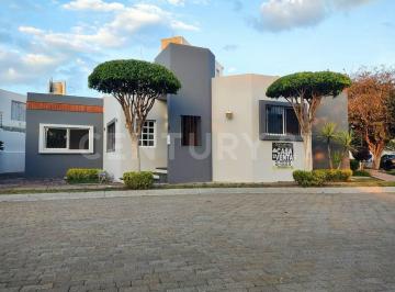 Casa · 144m² · 3 Recámaras · 4 Estacionamientos · Casa en Venta en Bosques de San Juan, San Juan del Río, Querétaro.