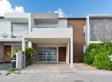 Casa en condominio de 3 habitaciones, Benito Juárez · Casa en Venta en Residencial Aqua