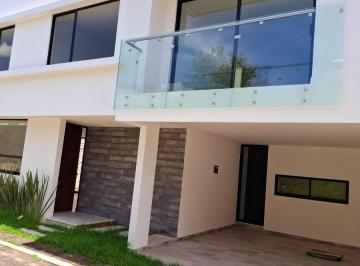 Casa · 230m² · 3 Recámaras · 2 Estacionamientos · Casa en Venta, Plaza San Diego, Cholula, Puebla