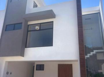 Casa · 215m² · 2 Estacionamientos · Casa en Venta Zona Udlap, San Andres Cholula, Puebla