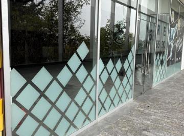 Local comercial · 226m² · Local en Paseo de Las Lomas