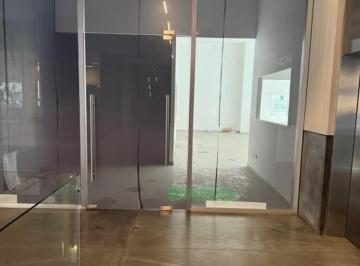 Local comercial · 180m² · Local en Paseo de Las Lomas