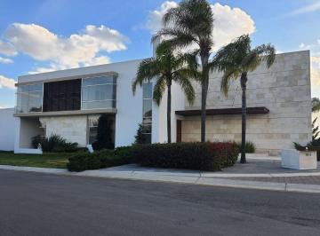Casa de 4 habitaciones, Querétaro · Casa en Venta en El Campanario Qro