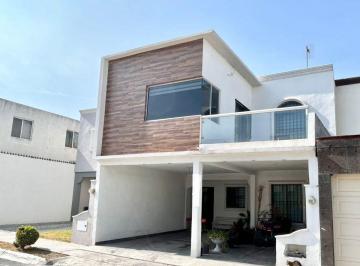 Casa de 3 habitaciones, Saltillo · Amplia Casa en Venta en Real del Sol 1