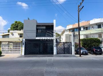 Casa · 205m² · 3 Recámaras · 2 Estacionamientos · Casa Nueva en Venta, Col. Unidad Nacional, $4'190,000!