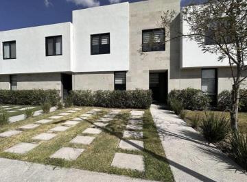 Casa · 264m² · 3 Recámaras · 2 Estacionamientos · Casa en Venta o Renta Amueblada Condominio Amara Altos Juriquilla Queretaro