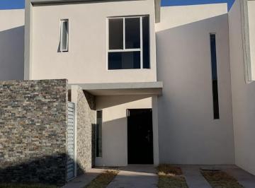 Casa · 180m² · 3 Recámaras · 2 Estacionamientos · Casa en Venta en La Cantera 2