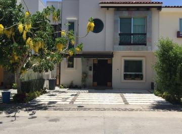 Casa de 3 habitaciones, Zapopan · Casa en Venta en Zona Real - Valle Esmeralda 14