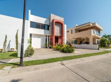 Casa · 285m² · 4 Recámaras · 2 Estacionamientos · Tu Nuevo Hogar en Flamingos: Confort, Estilo y Ubicación Privilegiada