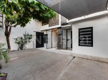 Casa · 152m² · 2 Recámaras · 2 Estacionamientos · Casa Dos Golondrinas - Ubicación, Confort y Versatilidad en un Solo Lugar.
