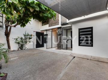 Casa · 152m² · 2 Recámaras · 2 Estacionamientos · Casa Dos Golondrinas - Ubicación, Confort y Versatilidad en un Solo Lugar.
