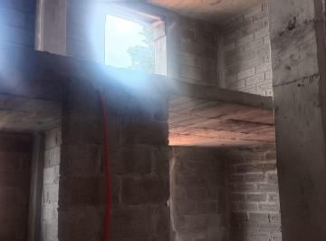 Casa · 154m² · 4 Recámaras · 3 Estacionamientos · Propiedad en Obra Negra