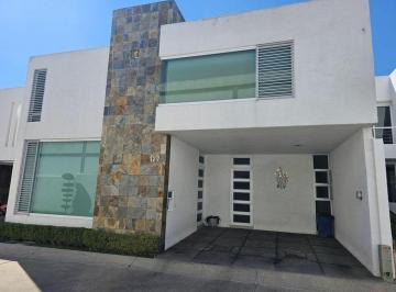 Casa de 3 habitaciones, Zapopan · Casa en Venta Zapopan