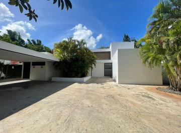 Casa de 3 habitaciones, Mérida · Casa en Venta en Club de Golf La Ceiba con Vista Al Campo