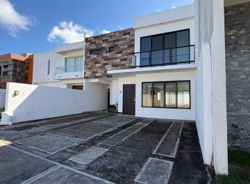 Casa de 3 habitaciones, Alvarado · Casa en Venta en Fracc. Lomas de La Rioja. Alvarado, Ver. Riviera Veracruzana