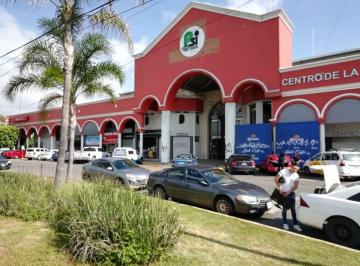 Local en centro comercial · 32m² · Local de Dos Niveles en Plaza San Isidro, Zapopan