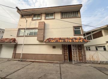 Casa en condominio de 3 habitaciones, Toluca · Casa en Venta en Colón Dentro de Privada, con Acabados de Lujo