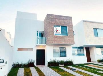 Casa en condominio de 4 habitaciones, Querétaro · Amplia Casa en Venta en Grand Juriquilla! 4 Recámaras, Roof Garden y a un Paso de La Casa Club