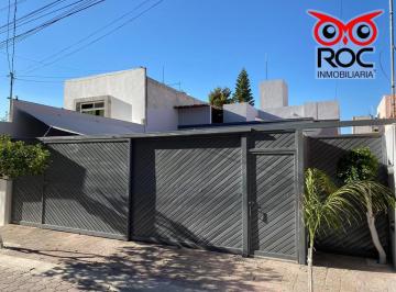 Casa · 150m² · 4 Recámaras · 2 Estacionamientos · Casa de 1 Nivel en Venta en Colinas del Cimatario Centro Sur Querétaro.