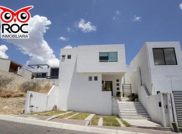 Casa · 268m² · 3 Recámaras · 3 Estacionamientos · Casa en Venta en Real de Juriquilla, Querétaro.