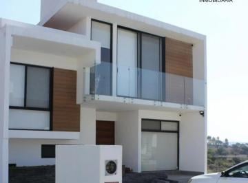 Casa · 370m² · 4 Recámaras · Casa en Venta en Grand Juriquilla, Querétaro