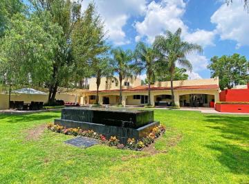 Casa · 592m² · 3 Recámaras · 6 Estacionamientos · Casa en Venta en Fraccionamiento Villas del Meson Juriquilla Queretaro