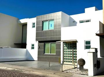 Casa en condominio · 275m² · 3 Recámaras · 2 Estacionamientos · Casa en Venta en Privada Davinci en Cumbres del Lago Juriquilla Queretaro