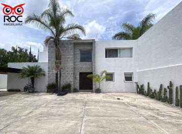 Casa · 582m² · 4 Recámaras · 4 Estacionamientos · Casa en Venta en El Campo de Golf Juriquilla Queretaro