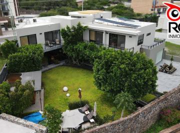 Casa en condominio · 657m² · 4 Recámaras · 8 Estacionamientos · Casa en Venta de Lujo Acabados Premium en Privada en Juriquilla Queretaro