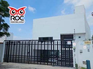 Casa · 282m² · 3 Recámaras · 4 Estacionamientos · Casa en Venta en Milenio III. Excelente Vista a La Cañada.