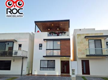 Casa · 208m² · 3 Recámaras · 2 Estacionamientos · Hermosa Casa en Venta en Condominio Monte Everest, Juriquilla, Querétaro.