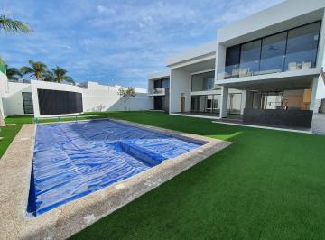 Casa · 1190m² · 3 Recámaras · 6 Estacionamientos · Casa Premium en Venta con Alberca en Balcones de Juriquilla, Queretaro.