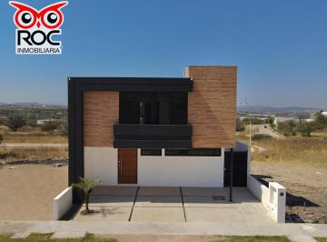 Casa · 180m² · 3 Recámaras · 3 Estacionamientos · Casa en Venta en El Encino Residencial y Golf.