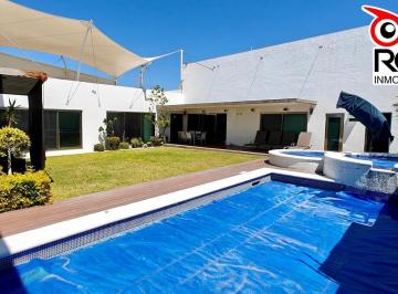 Casa · 727m² · 4 Recámaras · 3 Estacionamientos · Casa en Fraccionamiento San Francisco Juriquilla