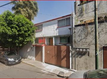 Casa de 3 habitaciones, Coyoacán · Remate Bancario Casa en Venta, Ubicada en Paseos de Taxqueña