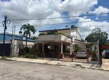 Casa · 380m² · 3 Recámaras · 3 Estacionamientos · Amplia Casa en Venta Merida Colonia Mexico (Ivc - 2743)