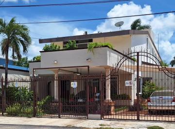 Casa · 380m² · 3 Recámaras · 3 Estacionamientos · Amplia Casa en Venta Merida Colonia Mexico (Ivc - 2743)