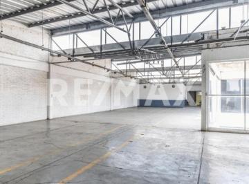 Bodega-Galpón · 1533m² · 2 Estacionamientos · Bodega Industrial en Renta en Ferrocarril de Cuernavaca en Colonia Popotla - (4)