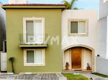 Casa · 261m² · 3 Recámaras · 2 Estacionamientos · Casa en Lago de Pátzcuaro - (4)