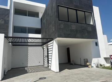 Casa en condominio · 305m² · 3 Recámaras · 2 Estacionamientos · Casa en Renta en Parque Chiapas, Lomas de Angelópolis, Puebla - (4)