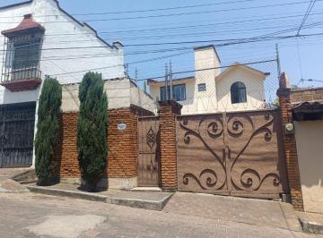 Casa de 4 habitaciones, Cuernavaca · Casa con Seguridad a 2 Min de La Autopista a Mex