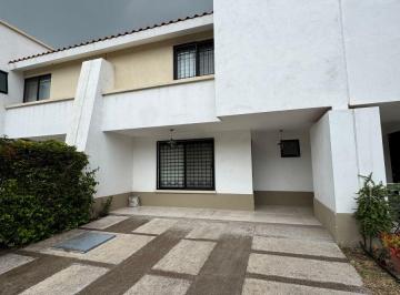 Casa de 3 habitaciones, León · Casa en Renta Amueblada | Residencial Muna | Salida Puerto Interior