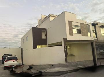 Casa de 5 habitaciones, Apodaca · Casa en Venta en Arbado Monarca Apodaca Esquina y Excedente 3 Niveles
