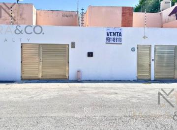 Casa · 226m² · 4 Recámaras · 2 Estacionamientos · Casa de Doble Lote en Venta en Residencial Las Americas