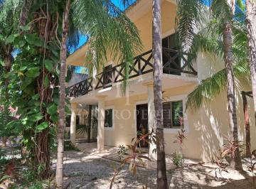 Casa · 238m² · 3 Recámaras · 1 Estacionamiento · Casaen Venta, Fracc. Bosque Real, Alfredo V. Bonfil, Cancun Quintana Roo.