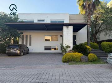 Casa de 5 habitaciones, Querétaro · Casa en Venta en Regency Jurica – Jurica, Querétaro