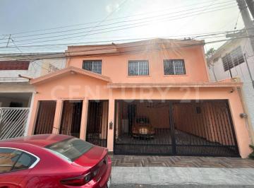 Casa · 243m² · 4 Recámaras · 2 Estacionamientos · Casa en Venta | Col. Cortijo del Rio | Monterrey, Nl