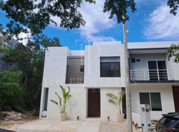 Casa · 202m² · 3 Recámaras · 2 Estacionamientos · Casa en Venta, Residencial Regatta, Puerto Morelos, Quintana Roo