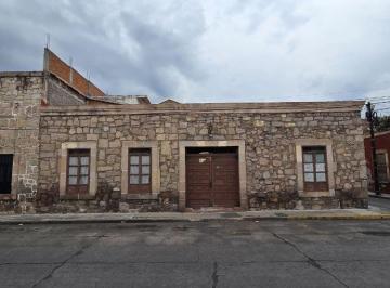 Casa de 3 habitaciones, Morelia · Casa con 226 m² Superficie de Terreno y 3 Recámaras en Venta, de 1 Sola Planta con Cochera