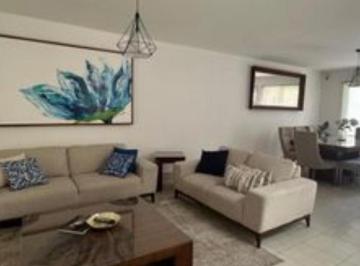 Casa · 120m² · 3 Recámaras · 2 Estacionamientos · Casa Pino El Centinela Zapopan Jalisco!